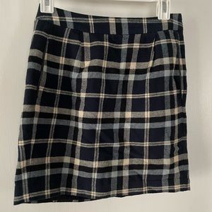 Super cute Tommy Hilfiger pencil skirt!